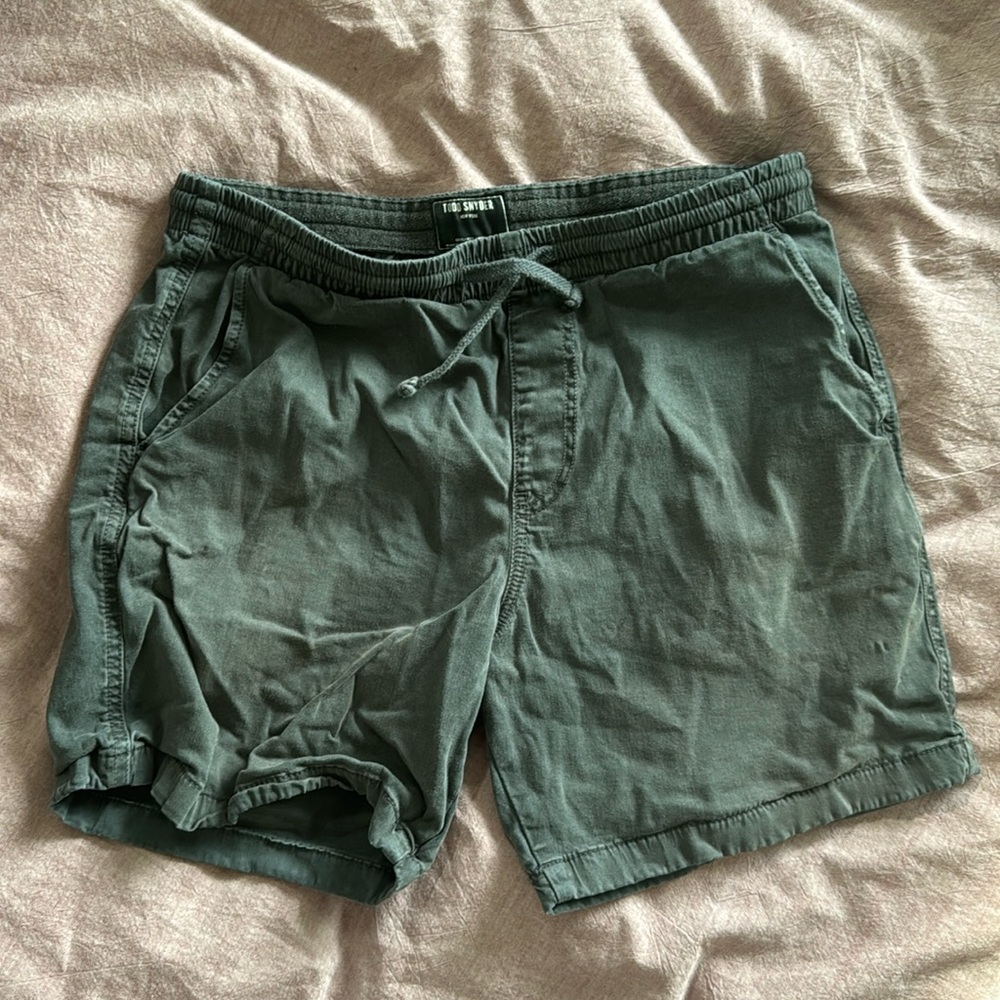 Todd Snyder black shorts, men’s.